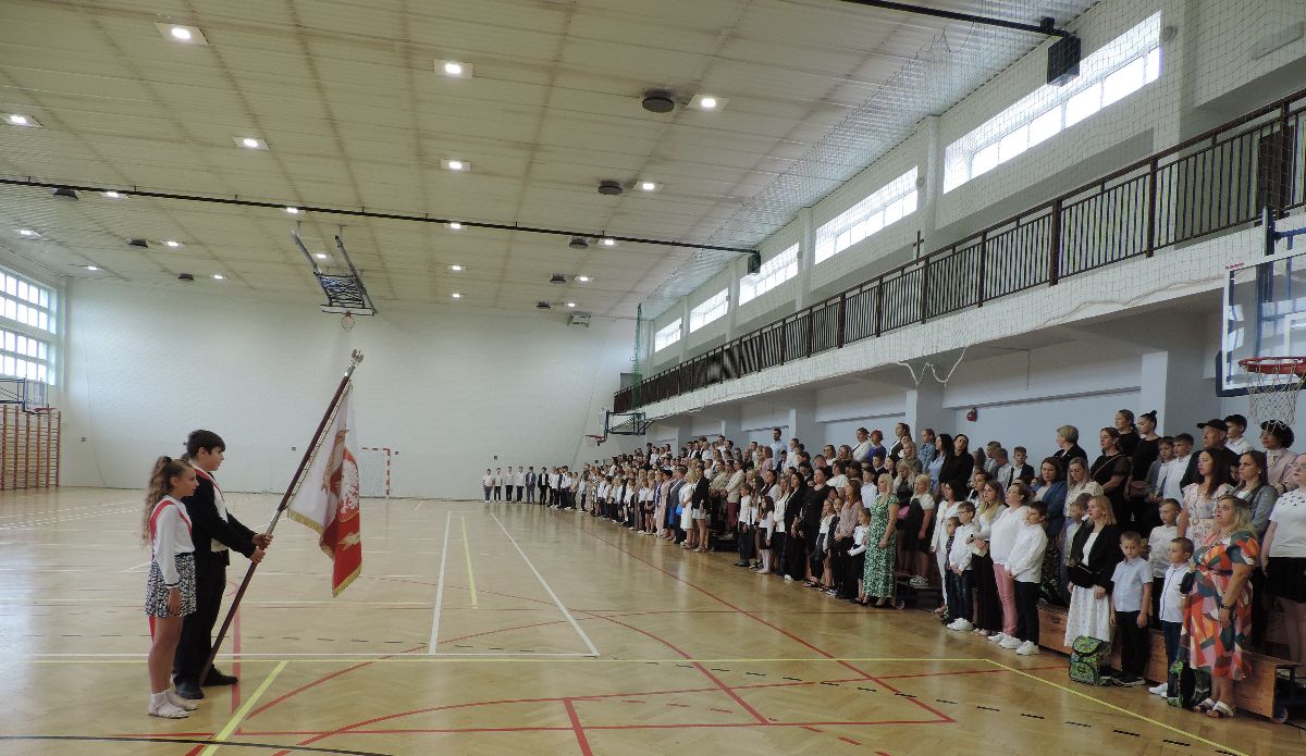 Galeria zdjęć: Inauguracja roku szkolnego 2025/2026 w Borzęcinie Górnym