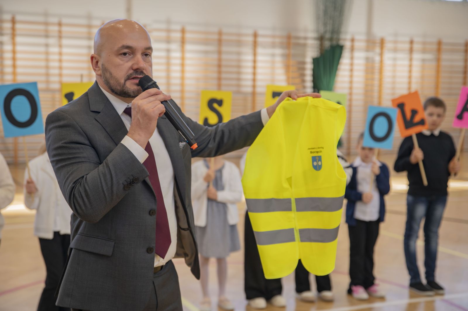 Zdjęcie: Bezpieczni i widoczni – odblaskowa akcja w Gminie Borzęcin