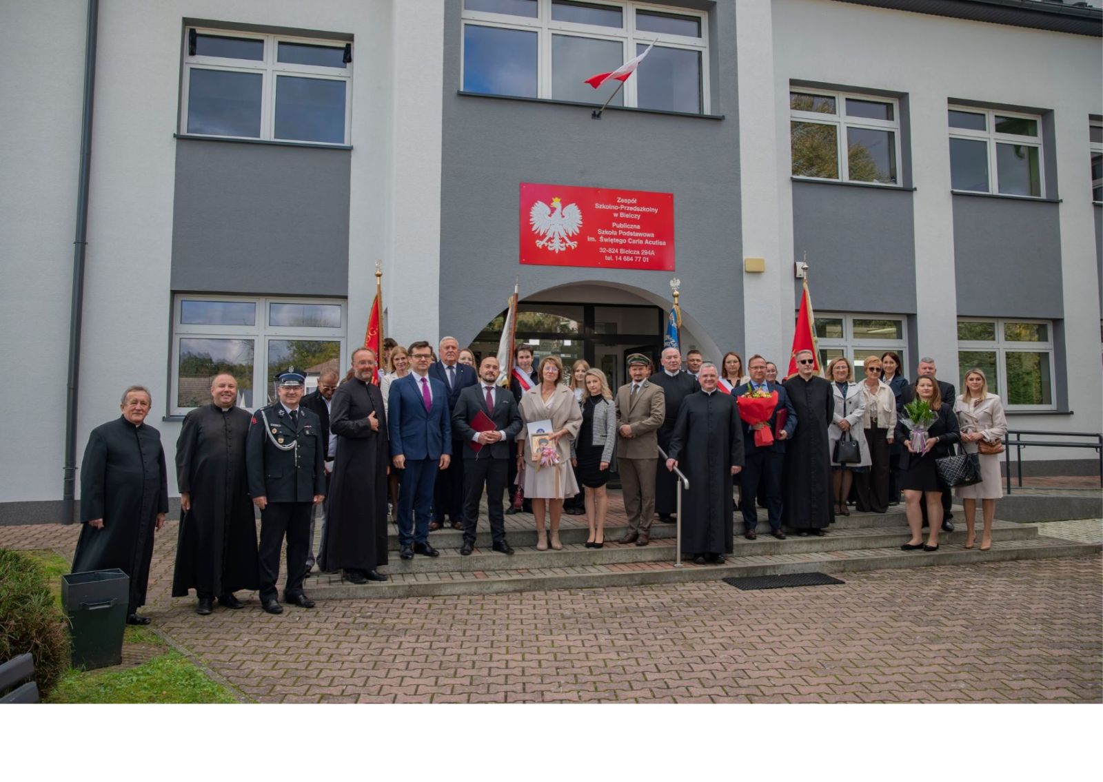 Zdjęcie: Uroczystość nadania szkole imienia Świętego Carla Acutisa i przekazania sztandaru