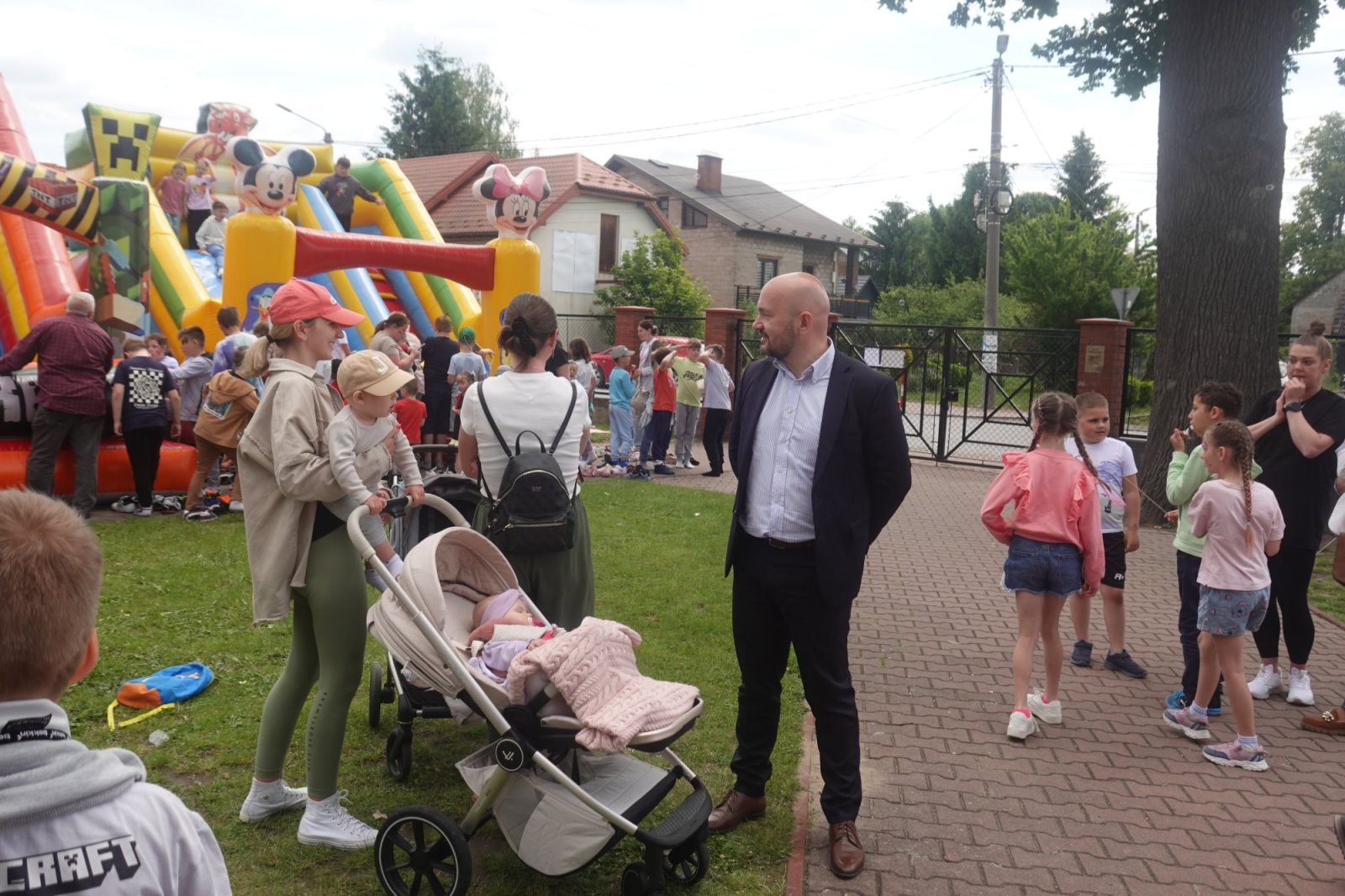 Zdjęcie: Radosne obchody Dnia Dziecka w Borzęcinie Górnym