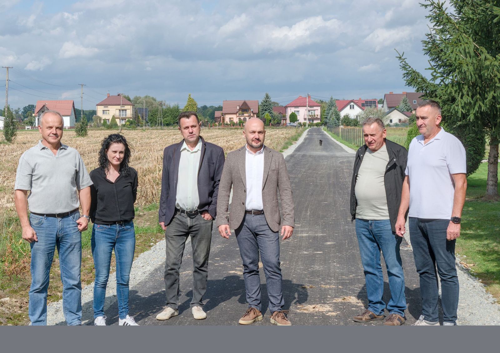 Zdjęcie: Zakończono przebudowę dróg dojazdowych do pól w gminie Borzęcin